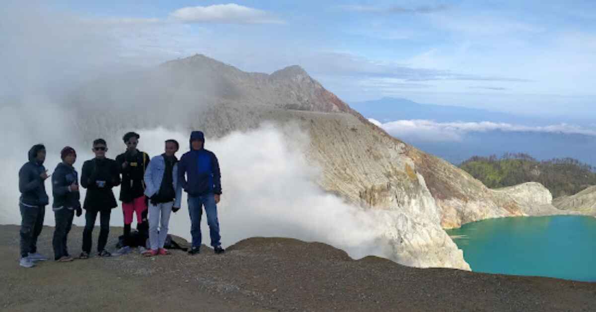 Mendaki Gunung Ijen Pengalaman Tak Terlupakan